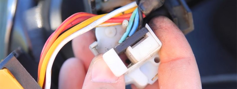 How to Find an Electrical Short on a Motorcycle